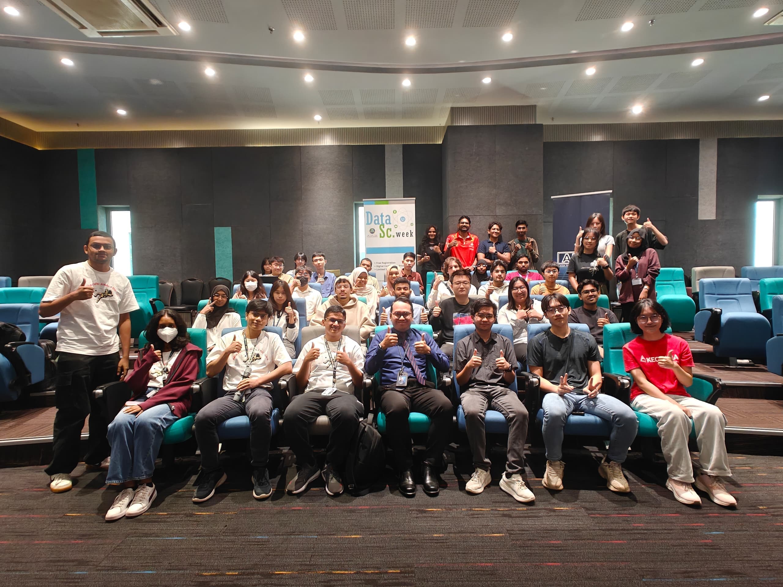 DSW event moment