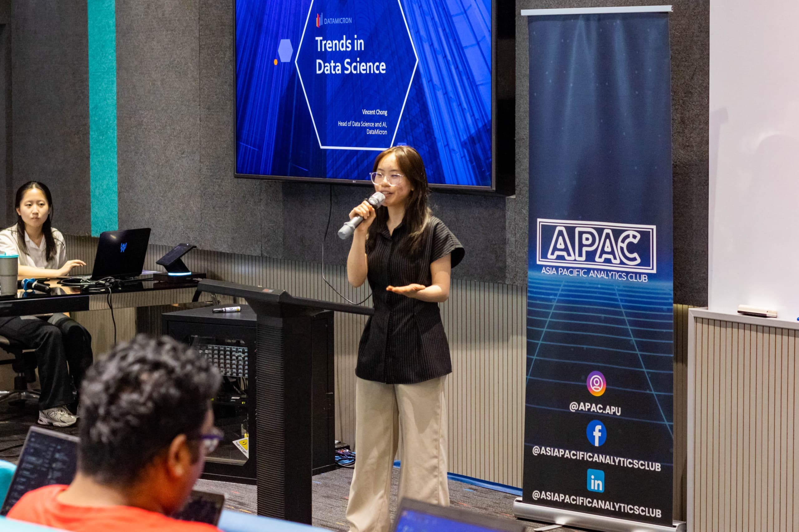 DSW event moment